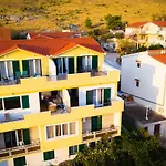 Διαμέρισμα Bare I Danica Grebaštica