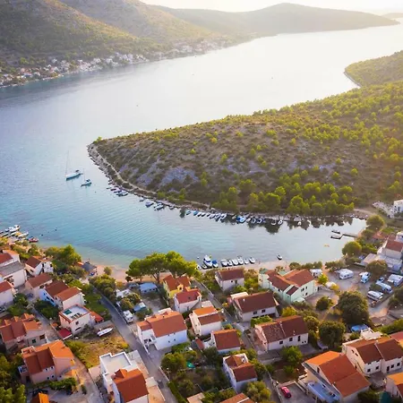 Bare I Danica Apartmán *