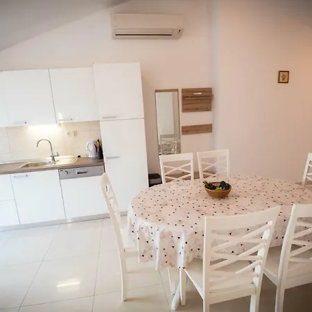 Bare I Danica Grebaštica