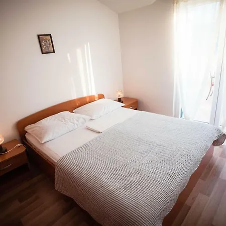 Bare I Danica Apartmán *