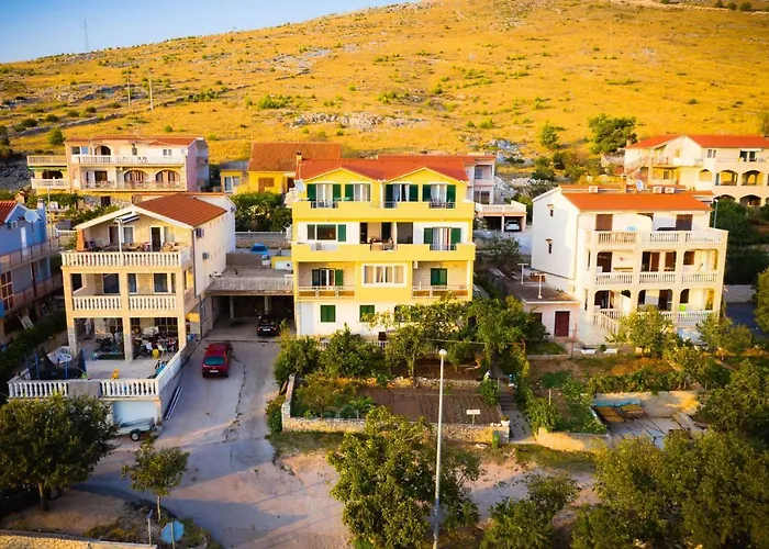 Bare I Danica Apartman *