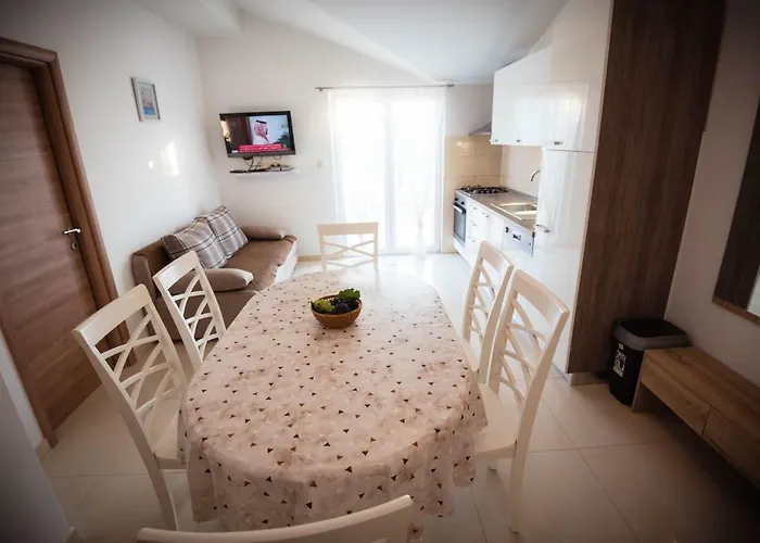 Bare I Danica Apartman *