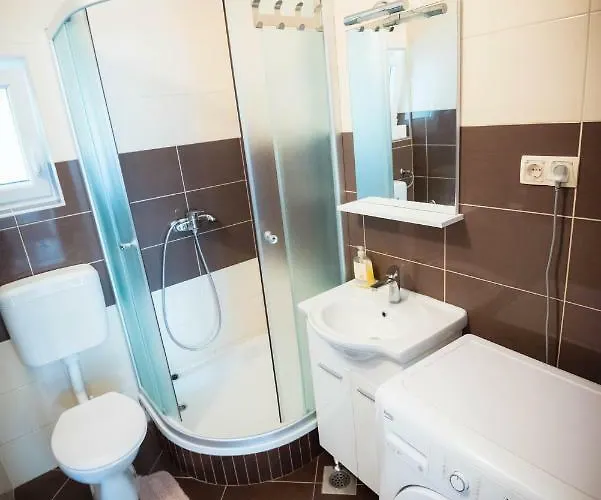 Bare I Danica Grebastica