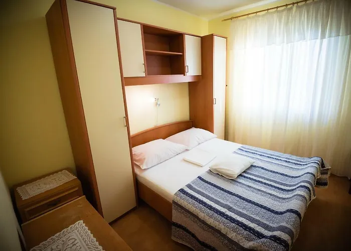 Apartman Bare I Danica Grebastica