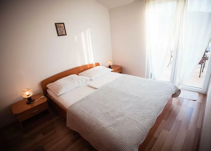 Bare I Danica Apartman *